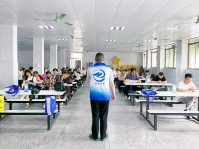 反诈宣传在行动，垃圾分类树新风